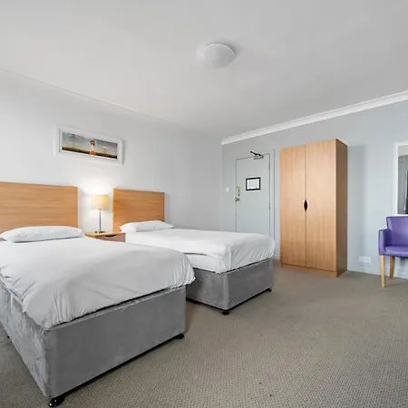 Royal Whitby Hotel