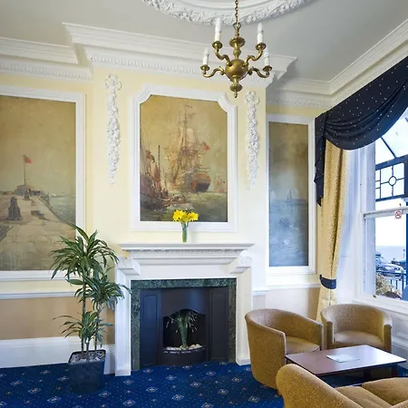 Royal Whitby Hotel 3*
