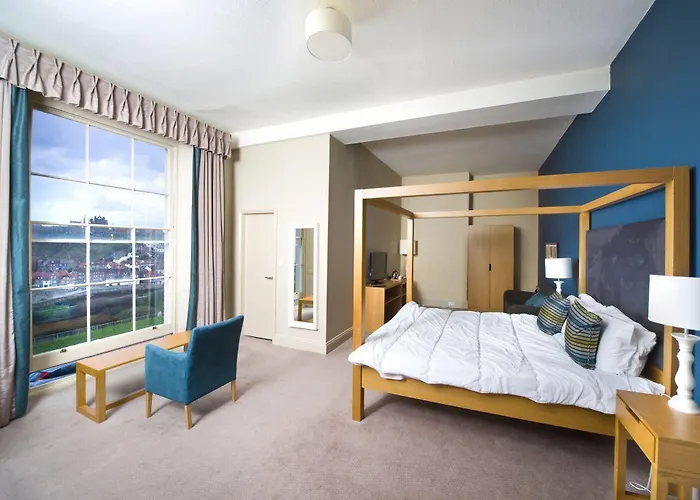 酒店 Royal 惠特比