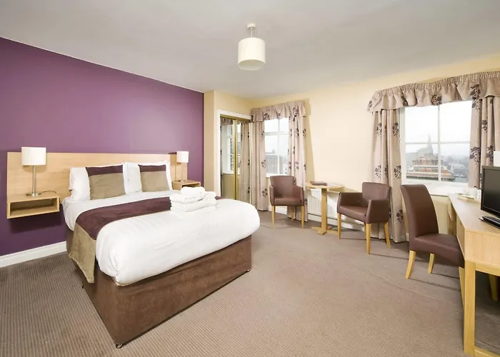 酒店 Royal 惠特比